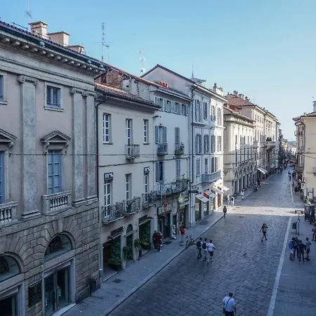 Casa Santa Maria Gualtieri * بافيا
